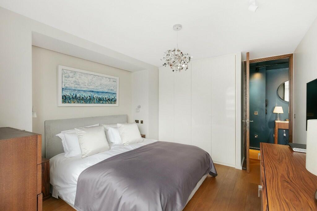 Principal bedroom
