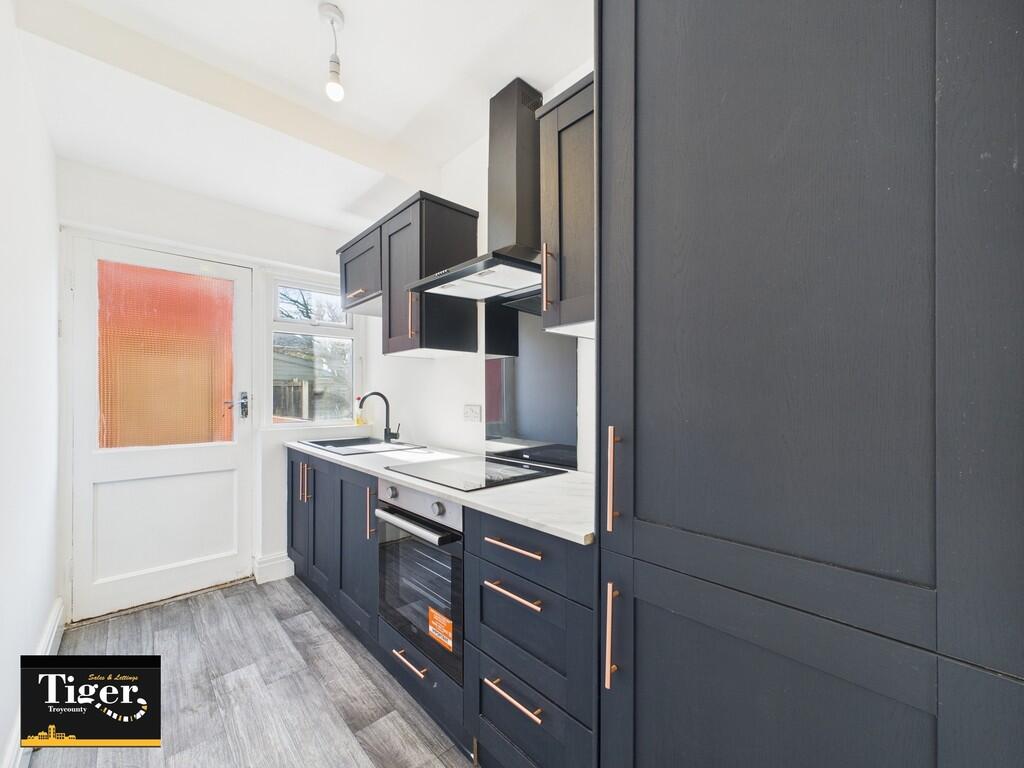 CAM02176G0-PR0503...