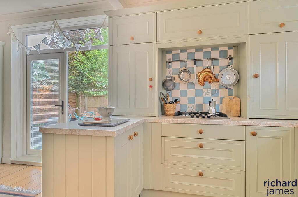 909f9b684b394eb4a4926f2b9eaa0b07