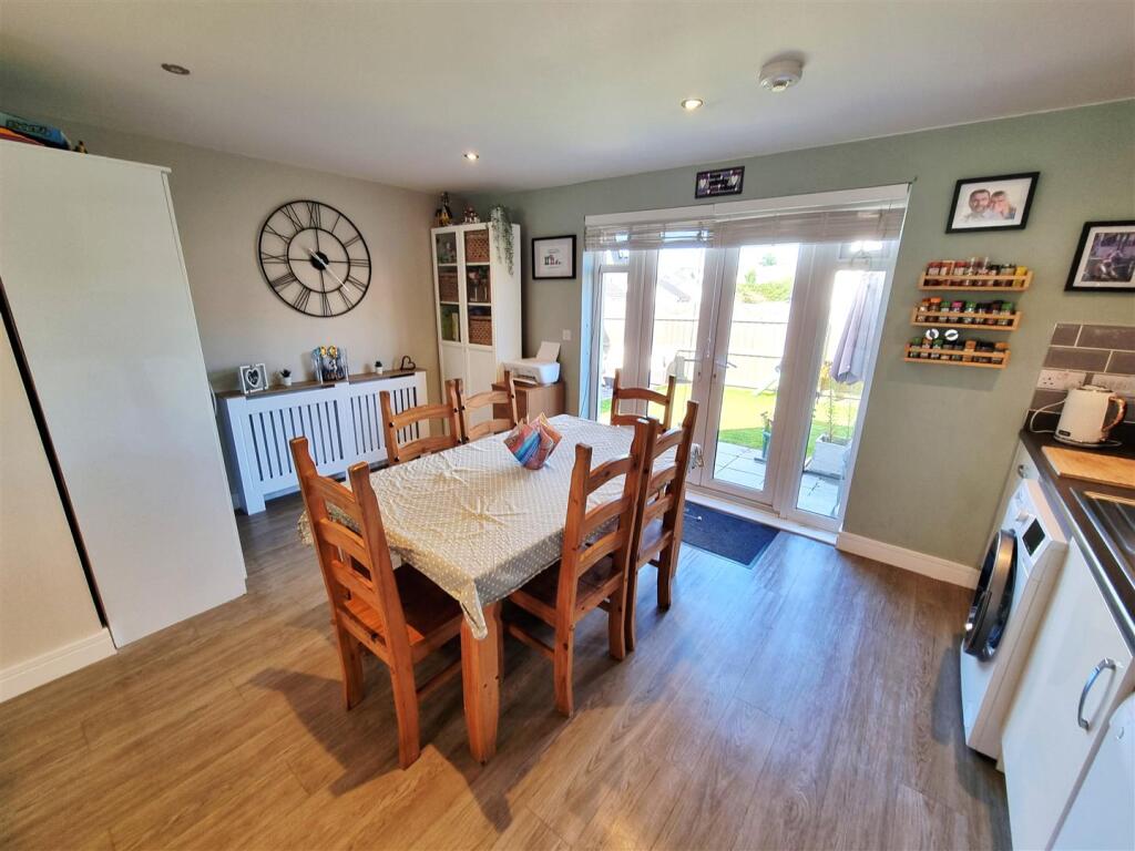 Dining area.jpg