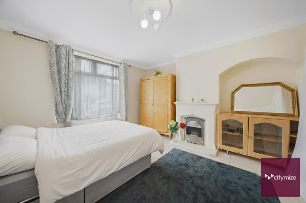 Bedroom (1)