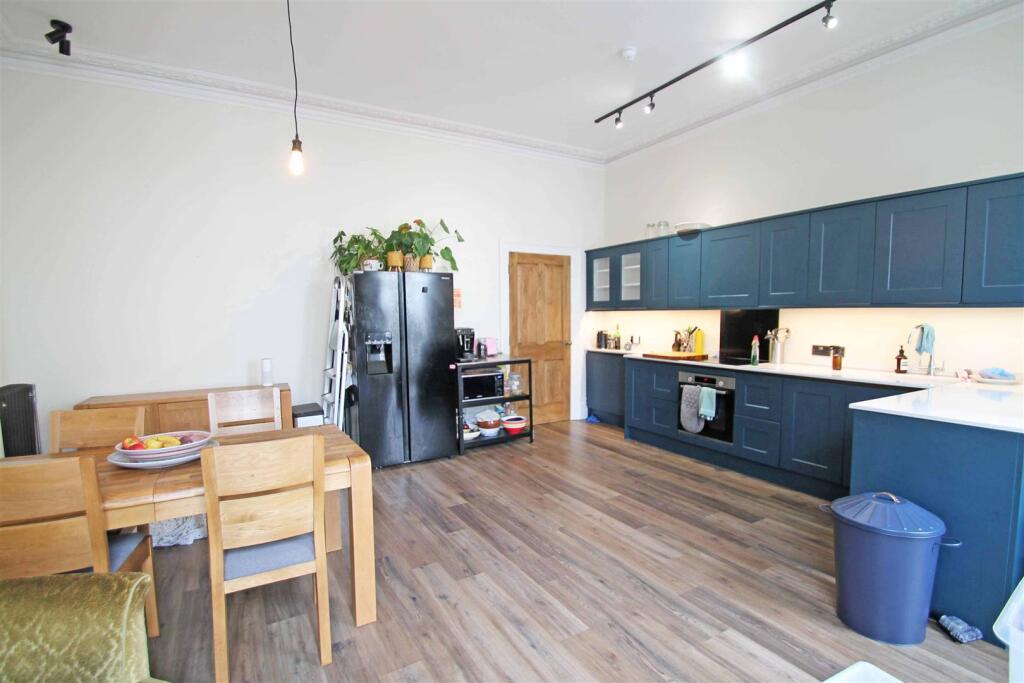 Open Plan Lounge Kitchen
