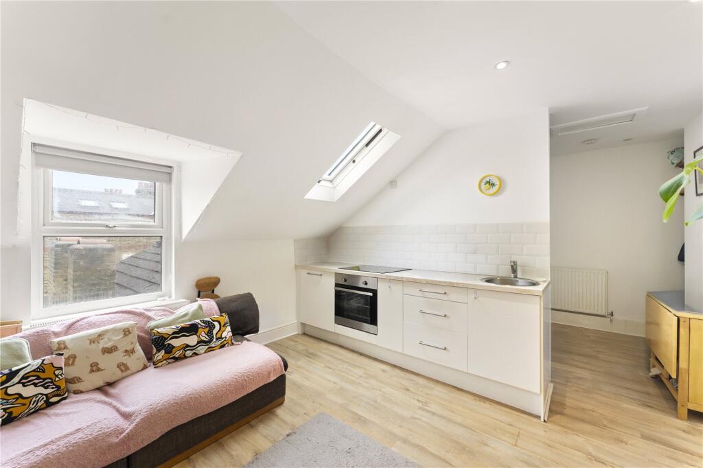 Lounge / Kitchen S3