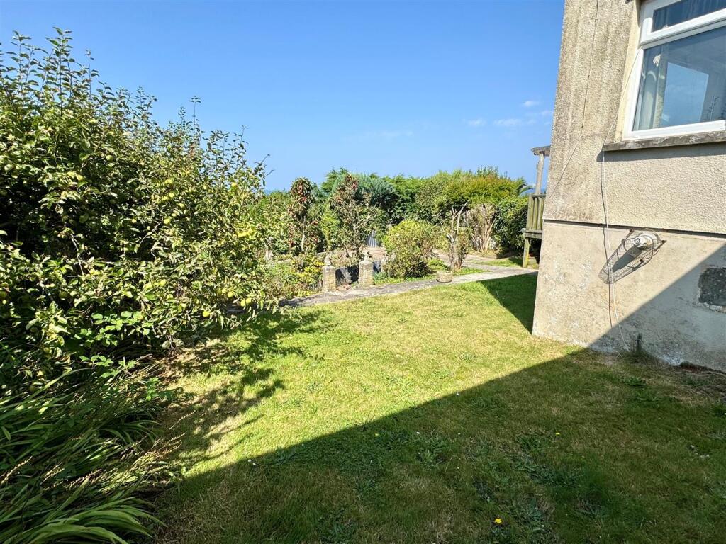 10 Lewarne Road Garden