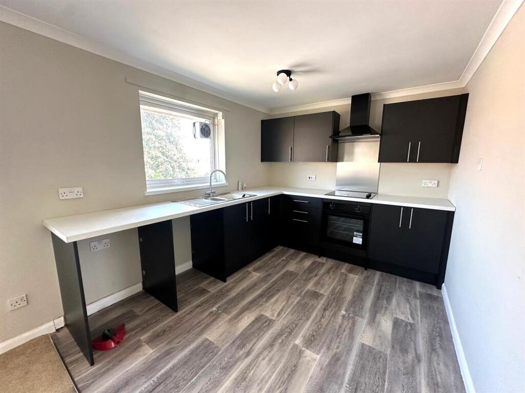 Kitchen 1.jpg