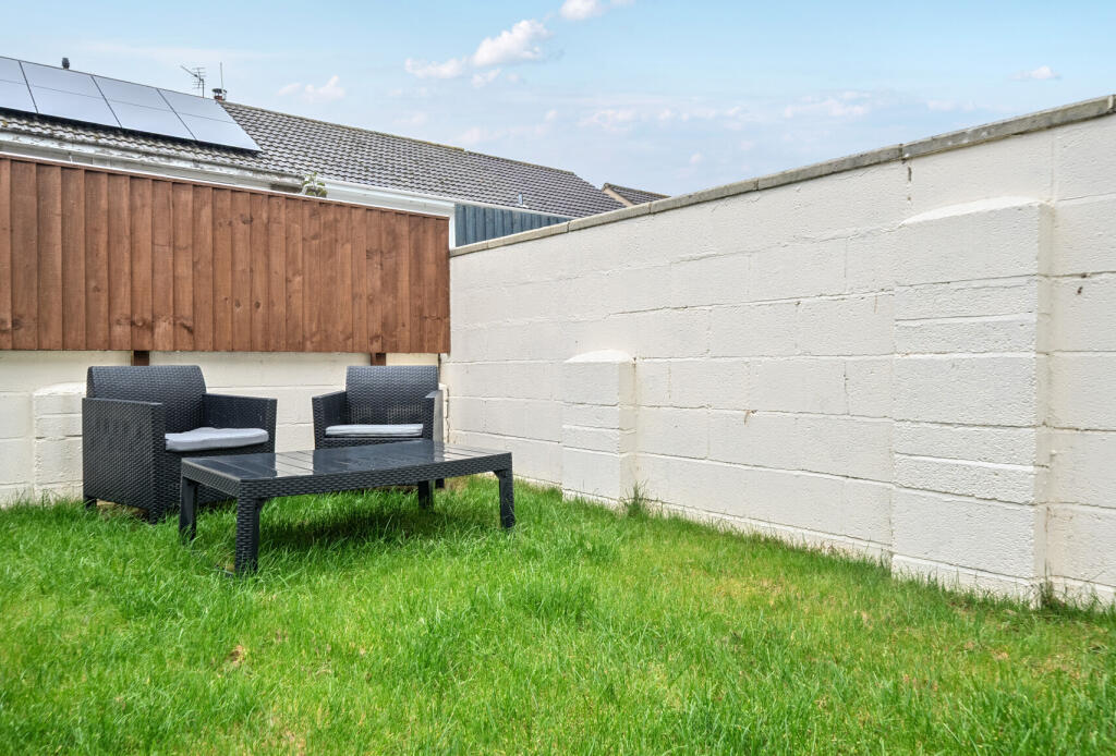 1370360-5-68f605f...