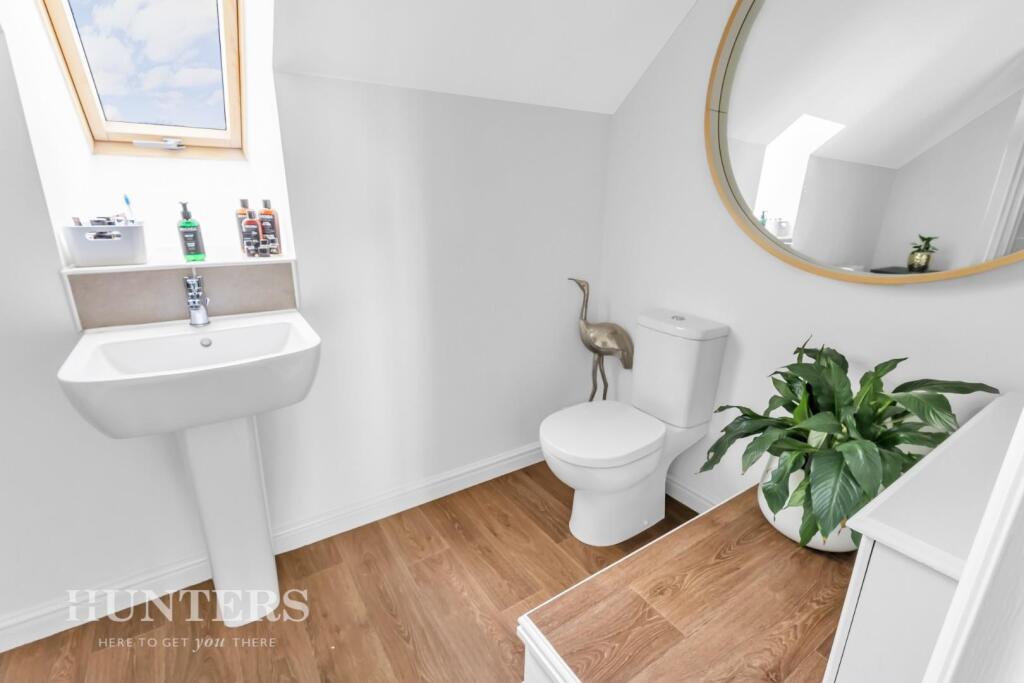 En-suite bathroom