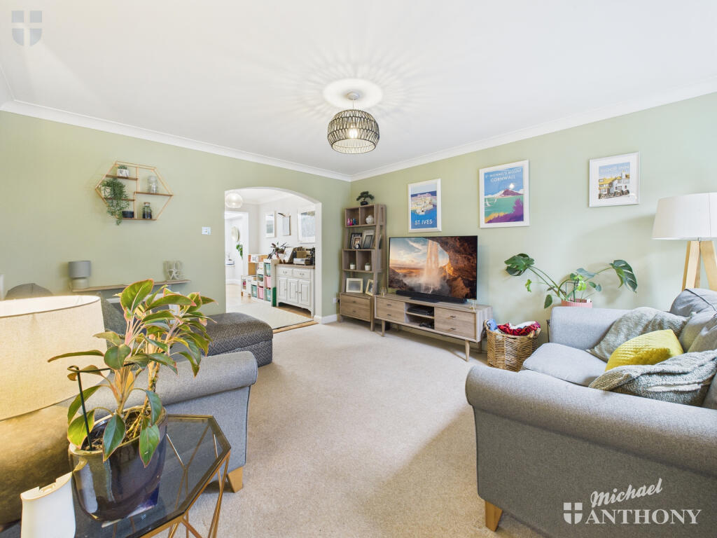 CAM03852G0-PR0435-STILL014