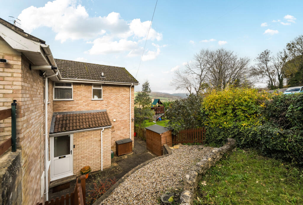 1376853-4-690dccd...