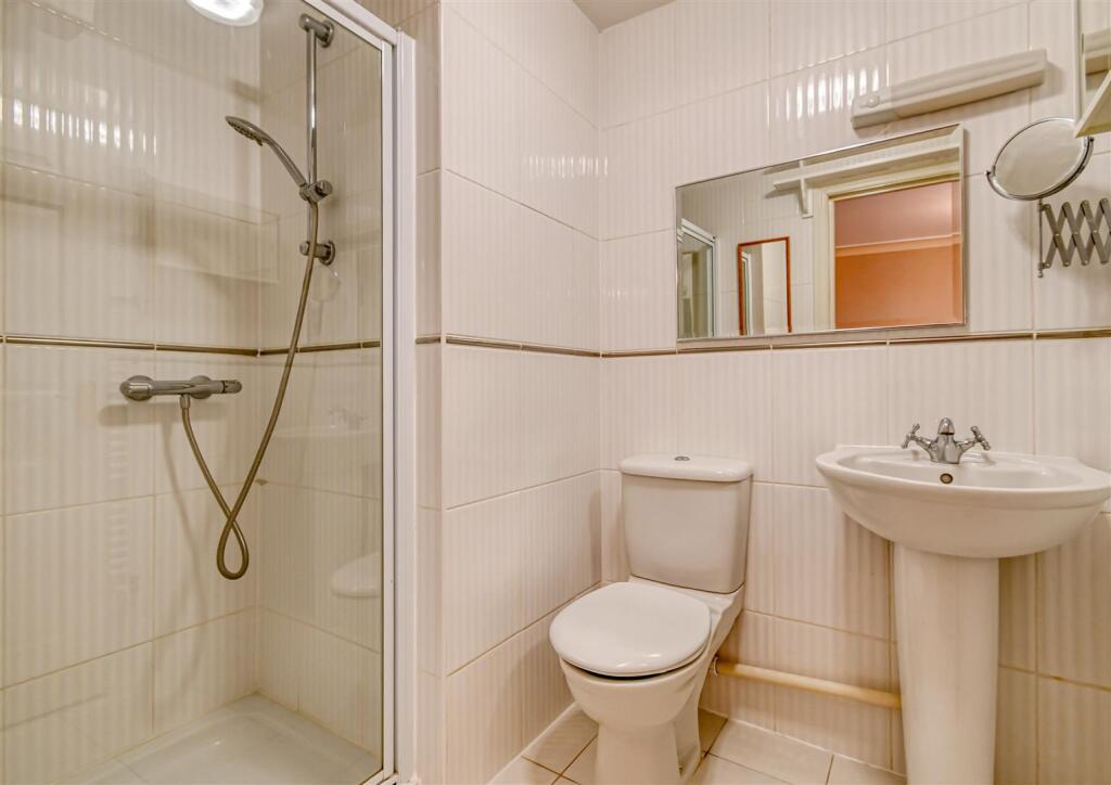 5 Westgate Lawns-10.jpg