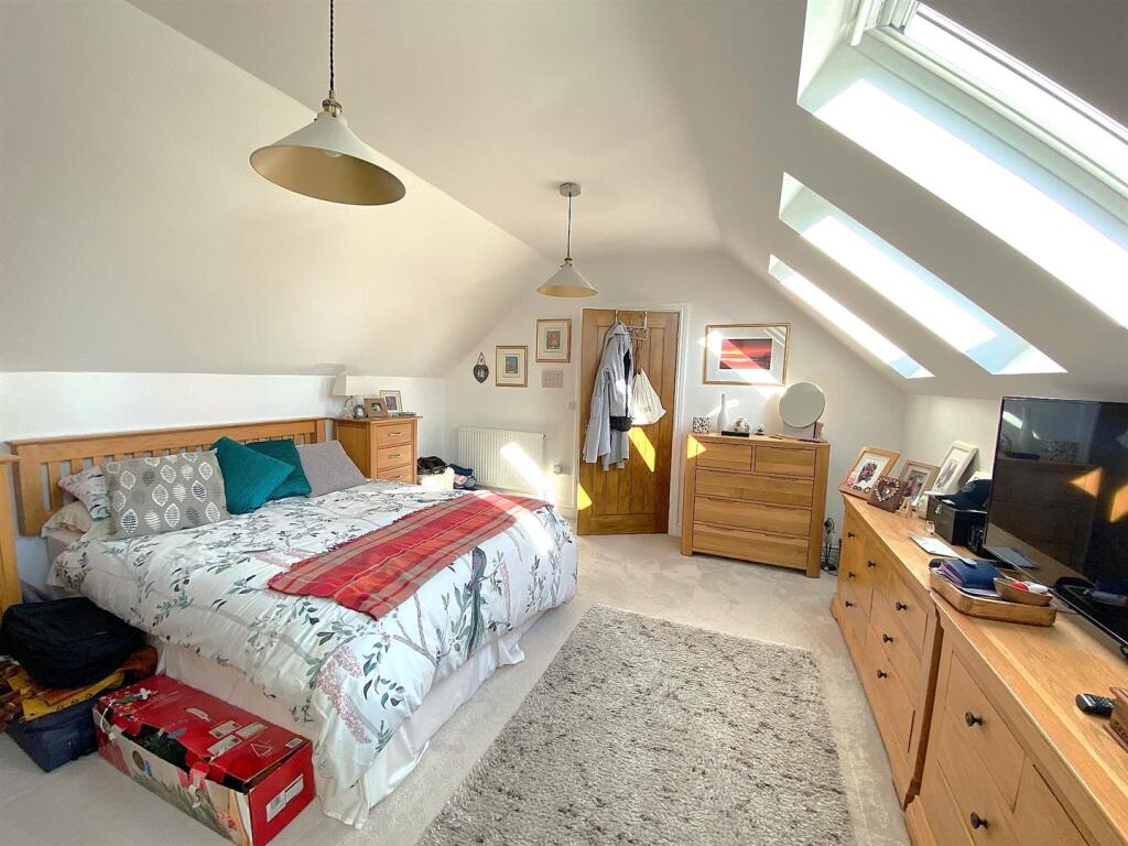 56C Haslam Crescent - Bed2.jpg