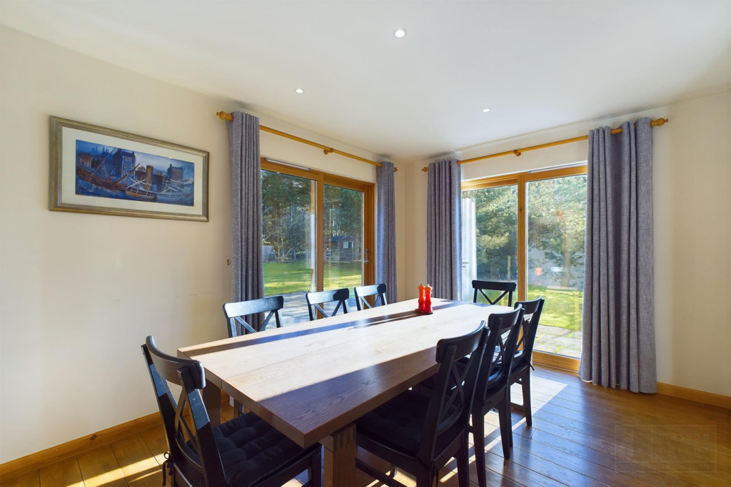 Forest Trail Lodge-16.png