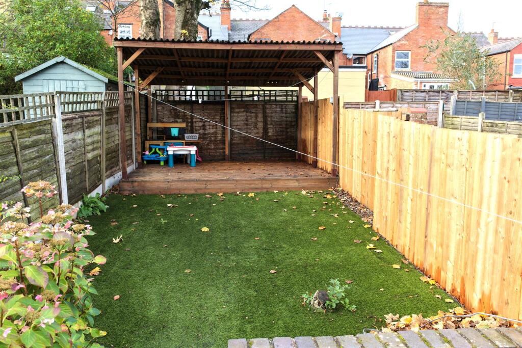 GARDEN.JPG