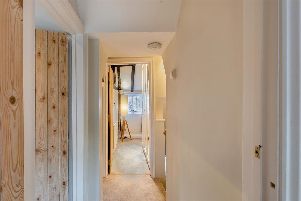 8632704-interior09.jpg