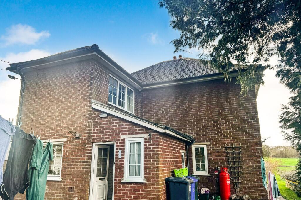 Burntwood Farm Cottages, Spring Lane, Sprotborough, Doncaster, DN5 7QW