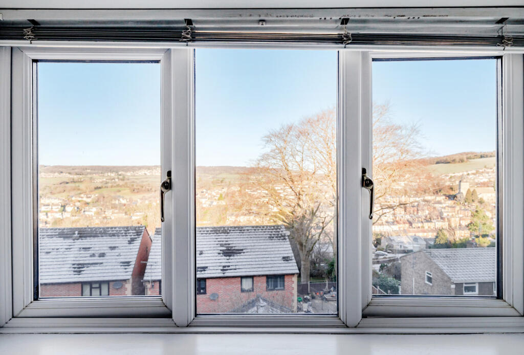 1395153-8-695bea7...