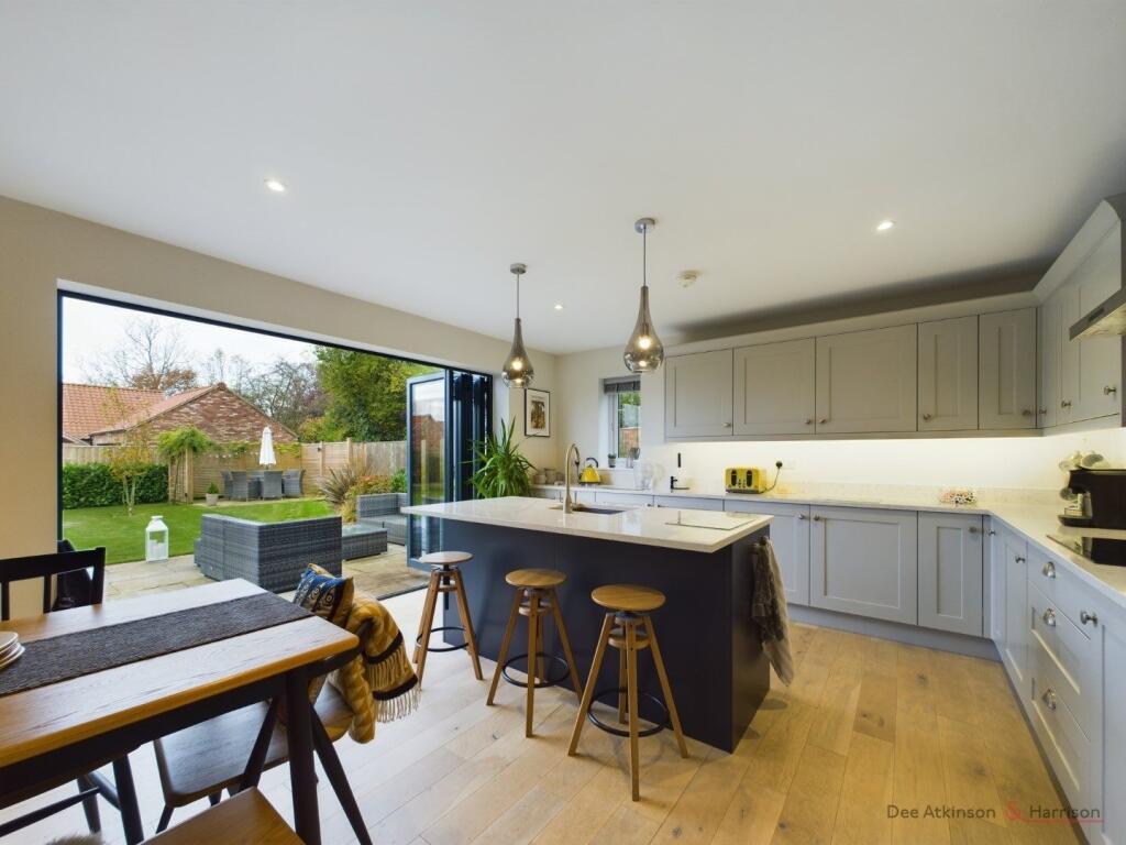 Kitchen/Dining Area