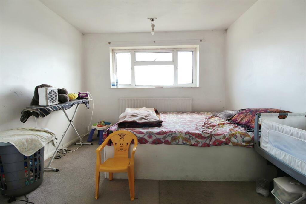 bed 201.JPG