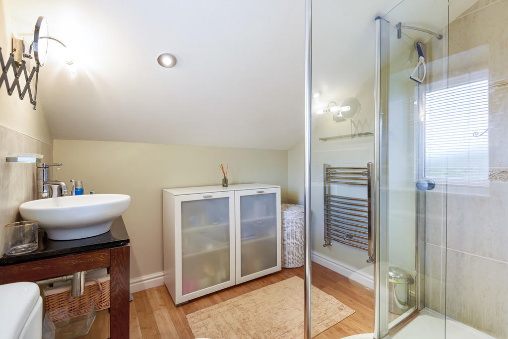 En-suite Shower R...