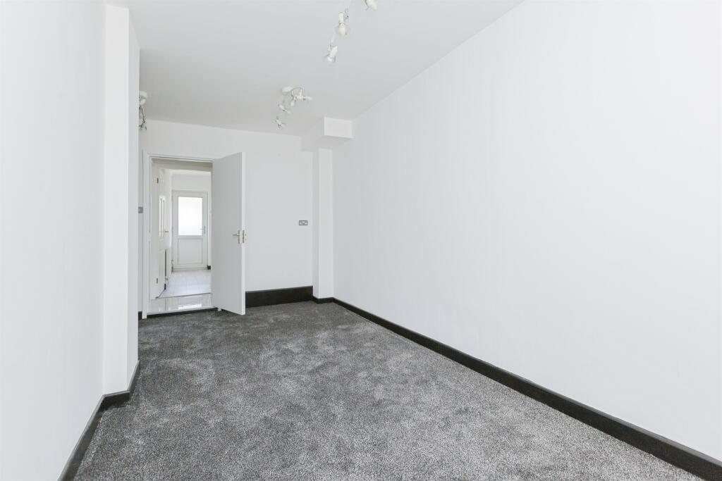 Annexe Bedroom/Bedroom Six