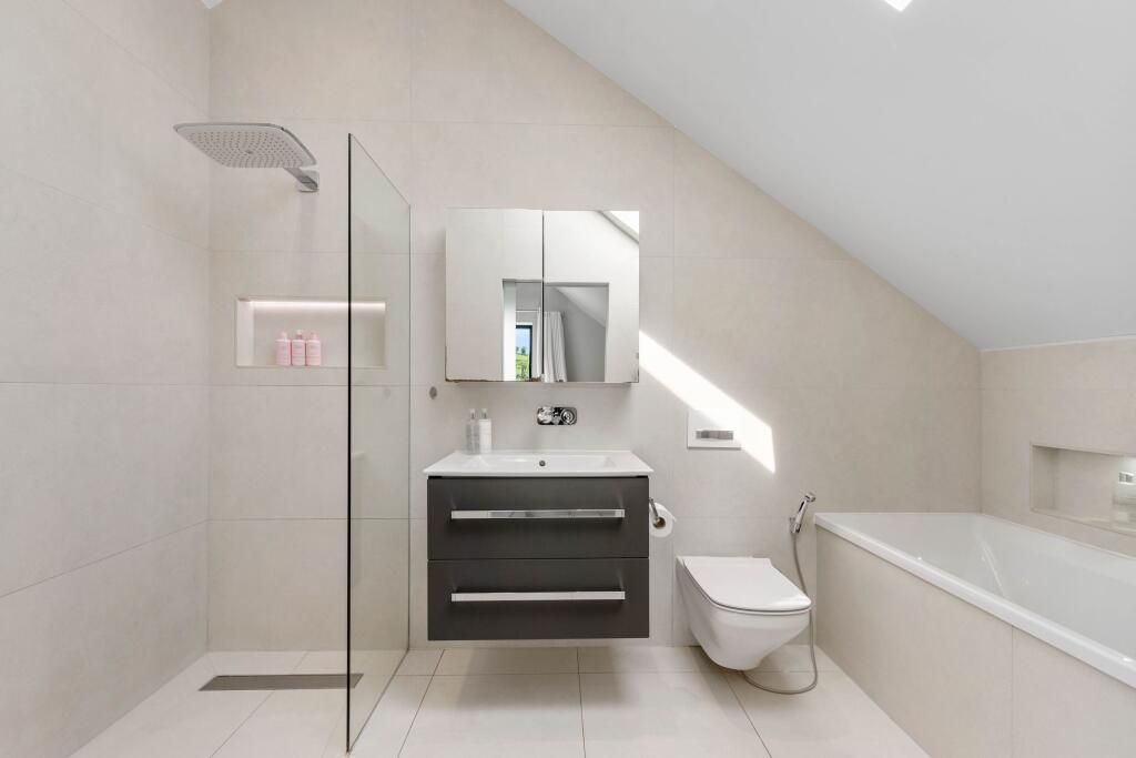 Bedroom Three En-Suite