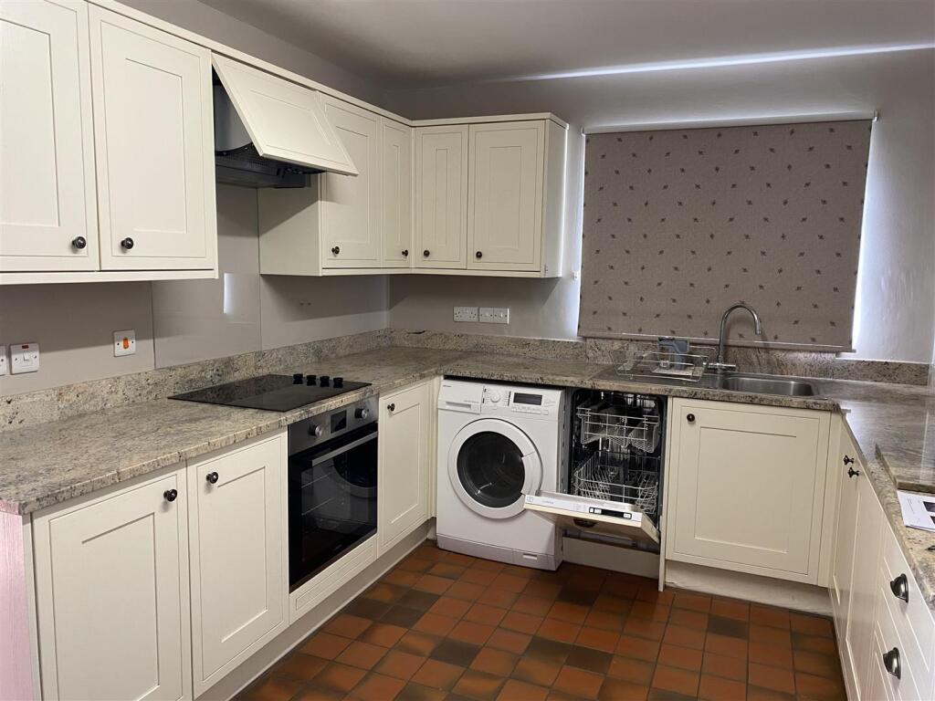 Kitchen (1).jpeg