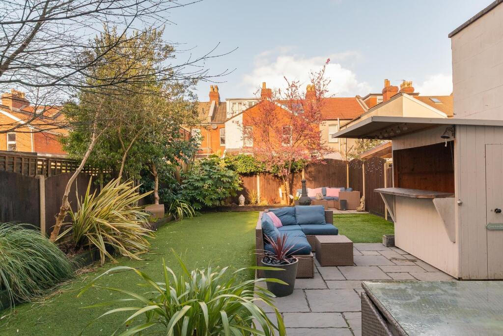 0C8RKE - External I.jpg