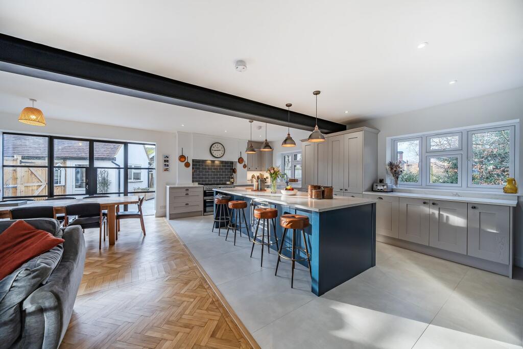 Kitchen &amp; Dining Area