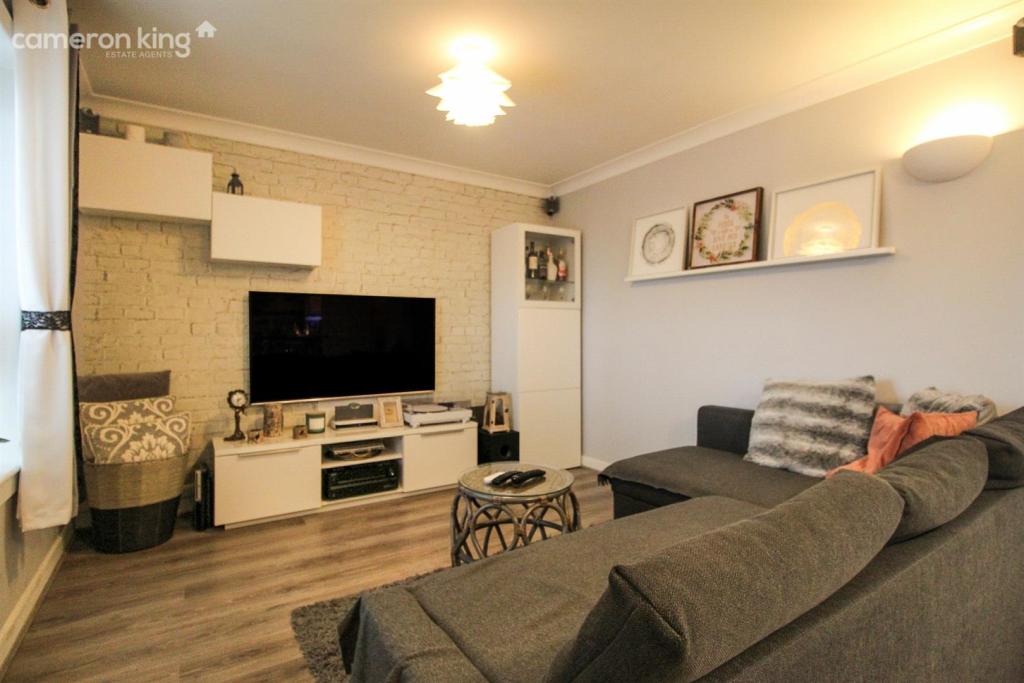 LIVING ROOM.jpg