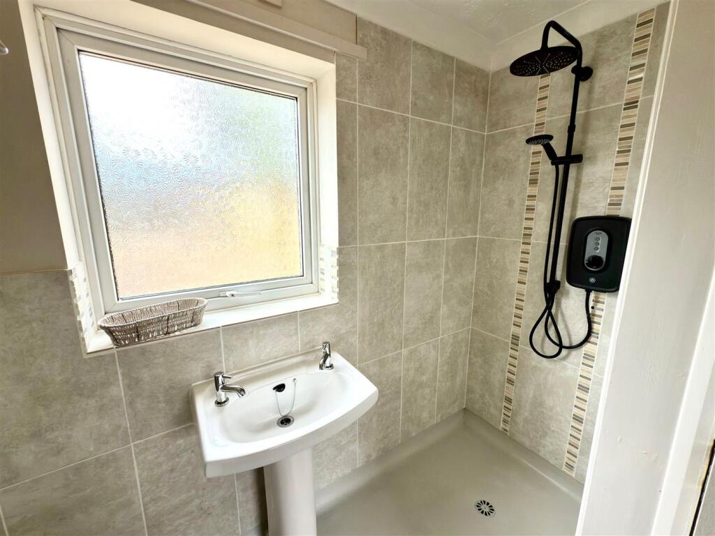 EN SUITE.jpg
