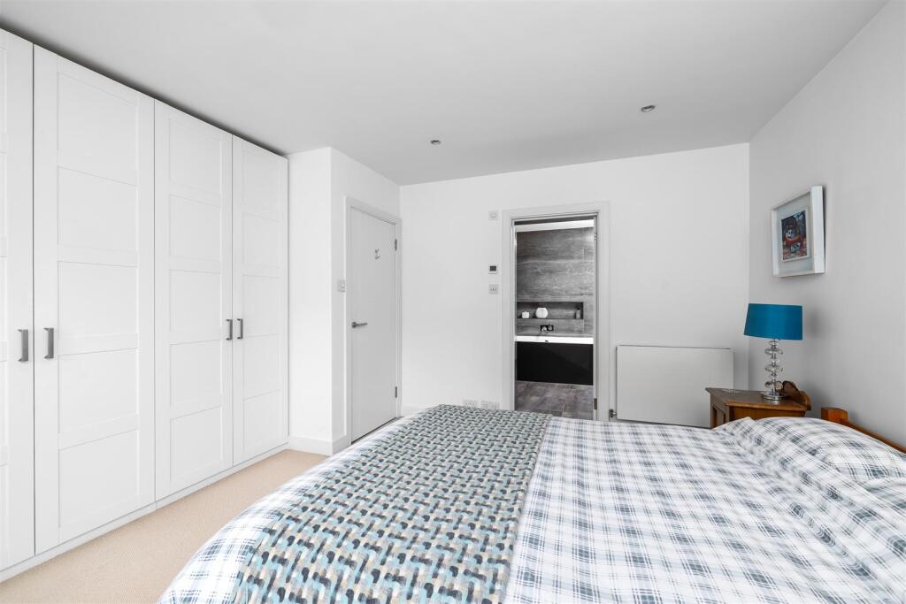 Master Bedroom 1.jpg