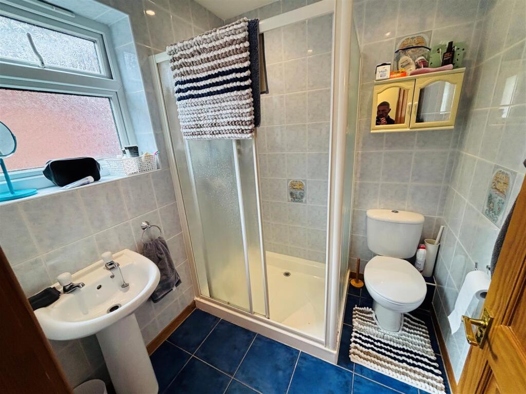 16wellannshower.jpg