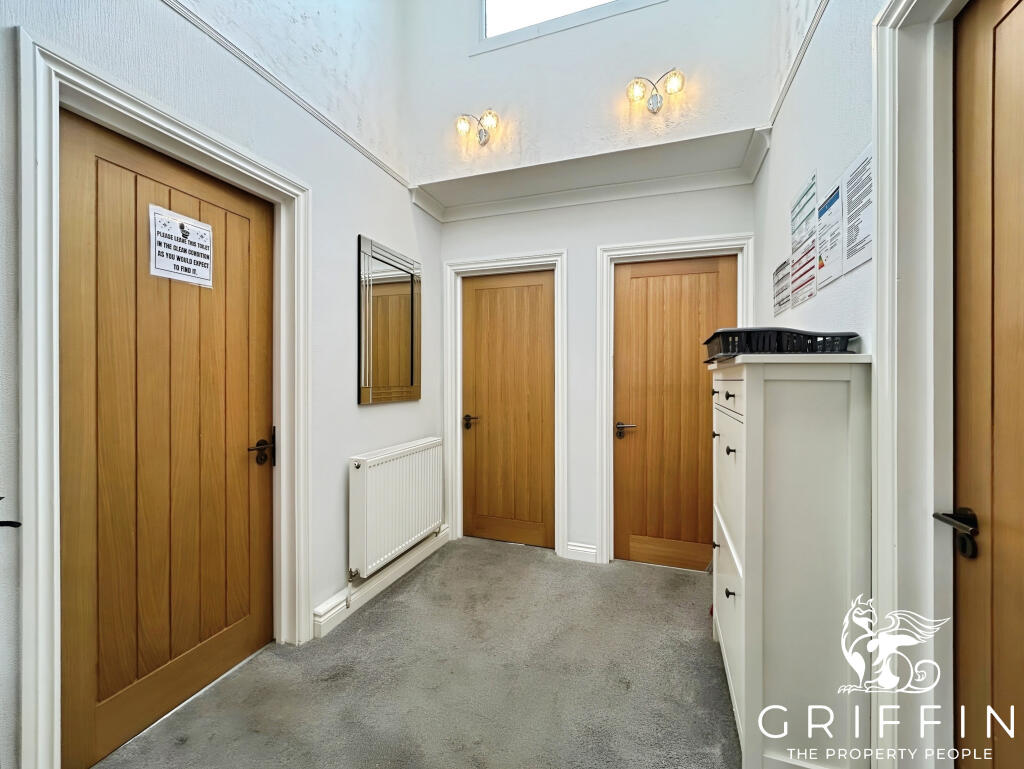 9826ae46hallway1