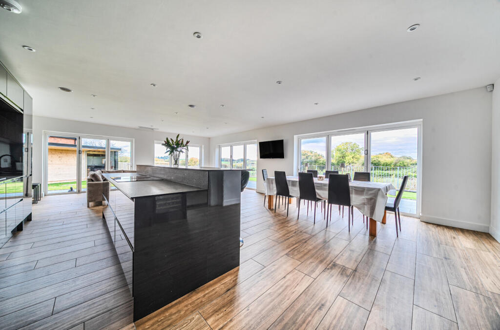 1356069-24-68f275...