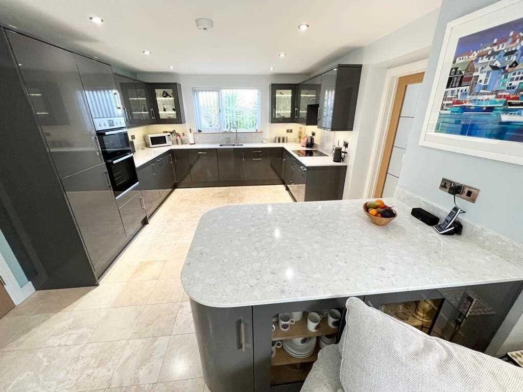 Kitchen/ Breakfast