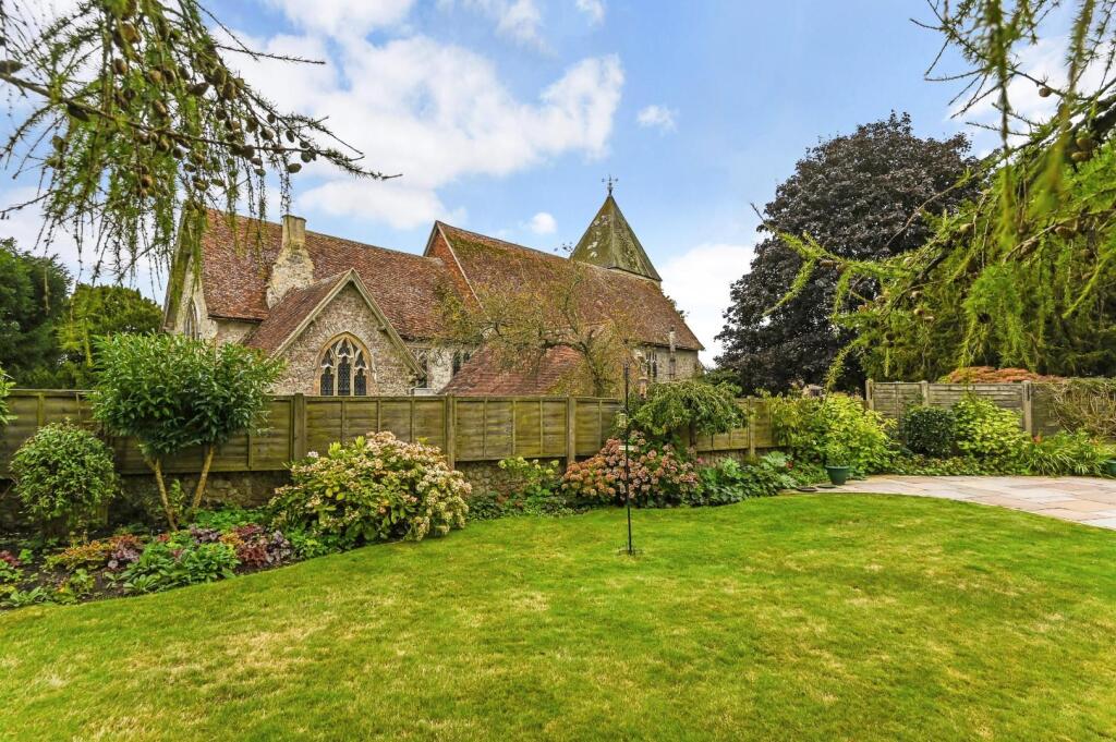 4 Church Close Ph25.jpg