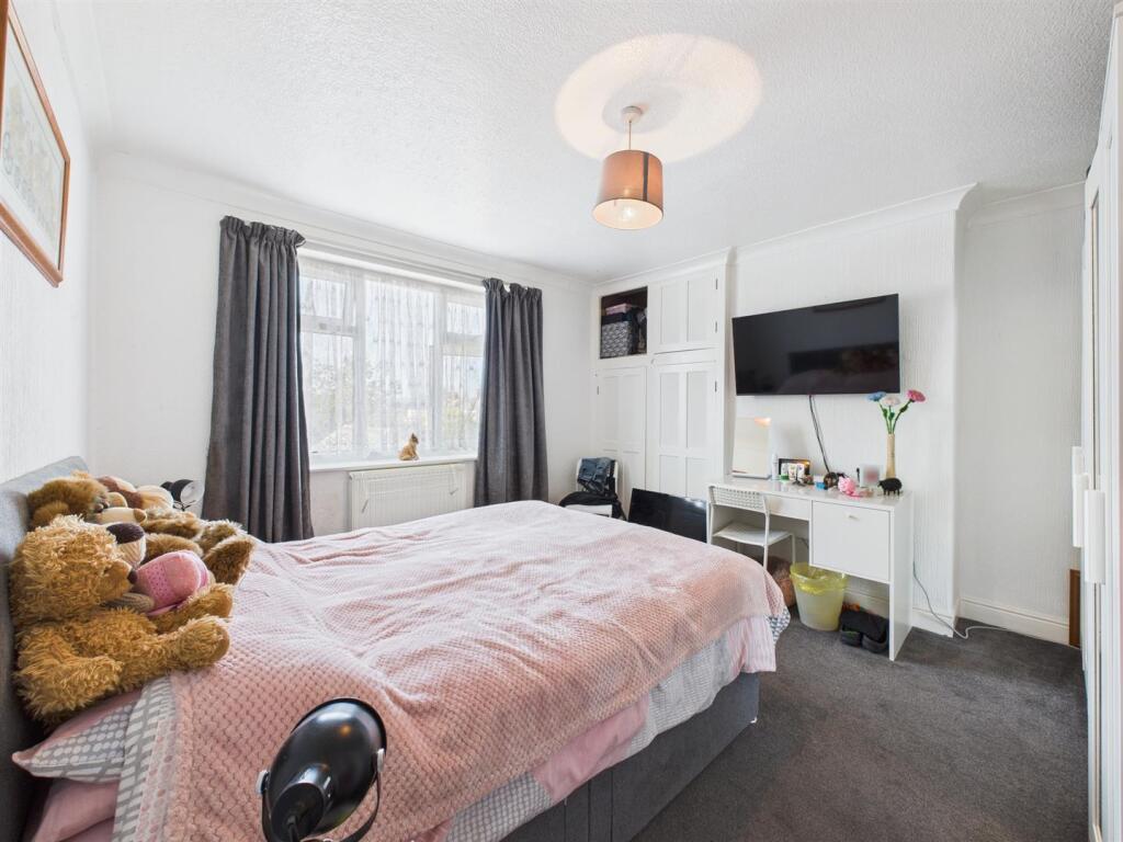 Bedroom: