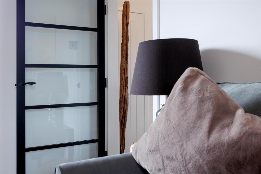 29 Churchill Cres 41.jpg