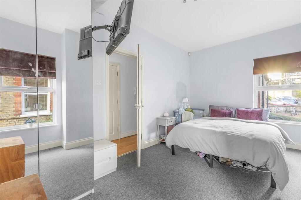 Flat 5, 123 London Rd, HP11 1BT-3.jpg