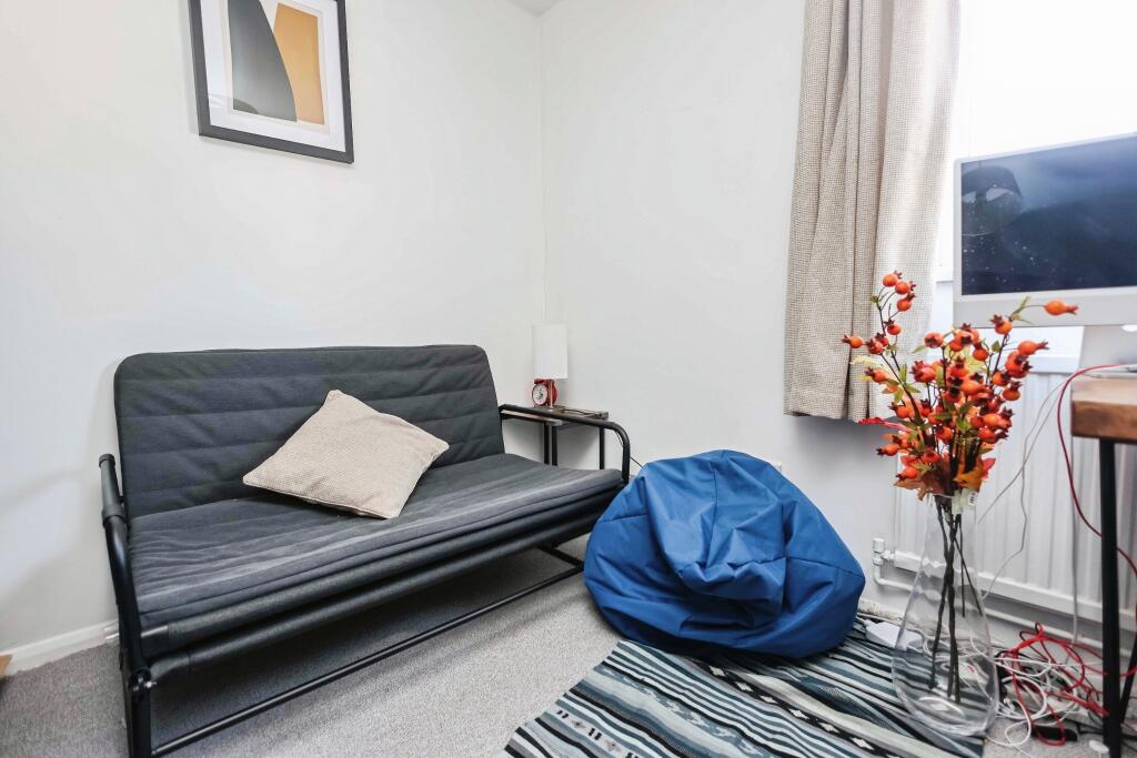 8temesideclosewr158ub-48