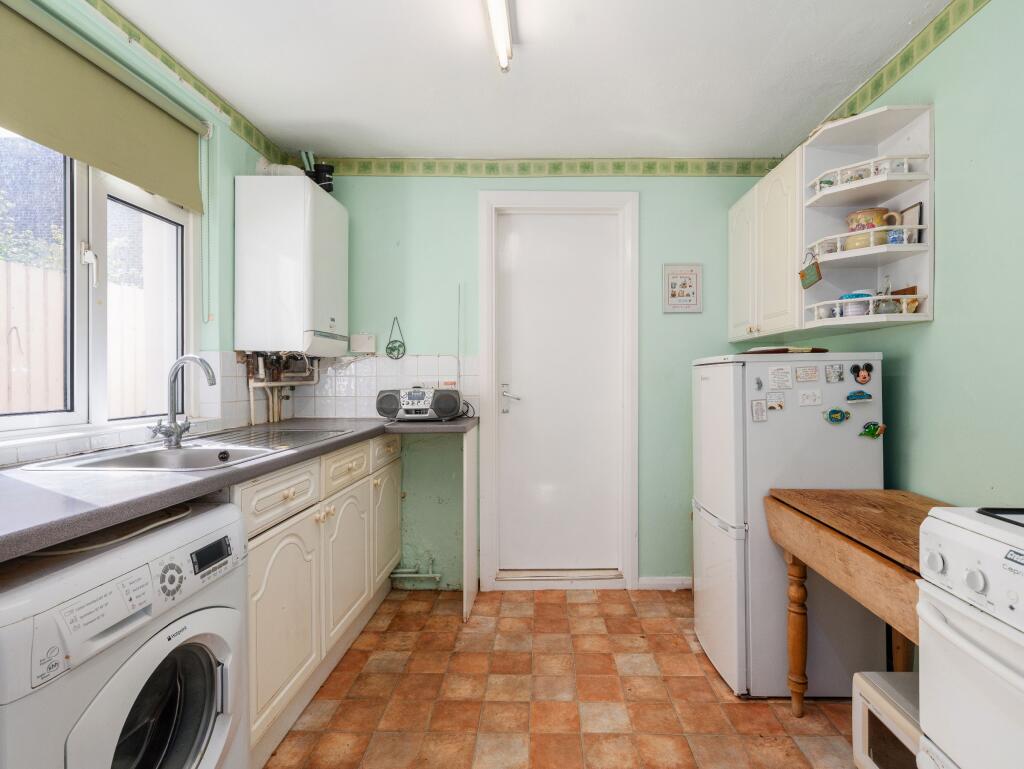 Kitchen (view a)