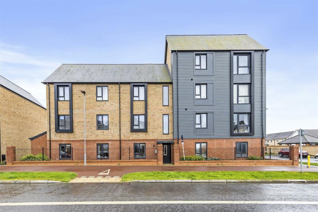 Flat1-177BarrosaWayWeb01.jpg