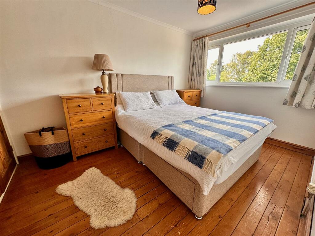 PRINCIPAL BEDROOM