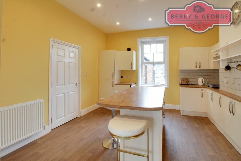 KITCHEN / DINER