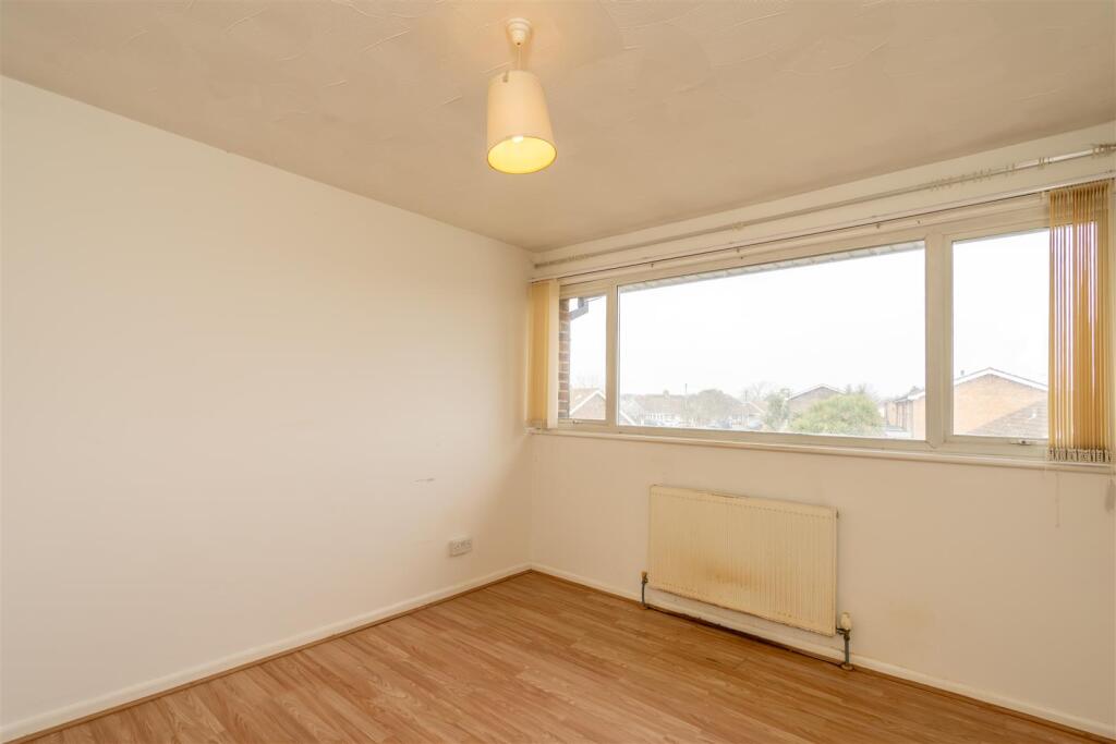 Bedroom 1.jpg