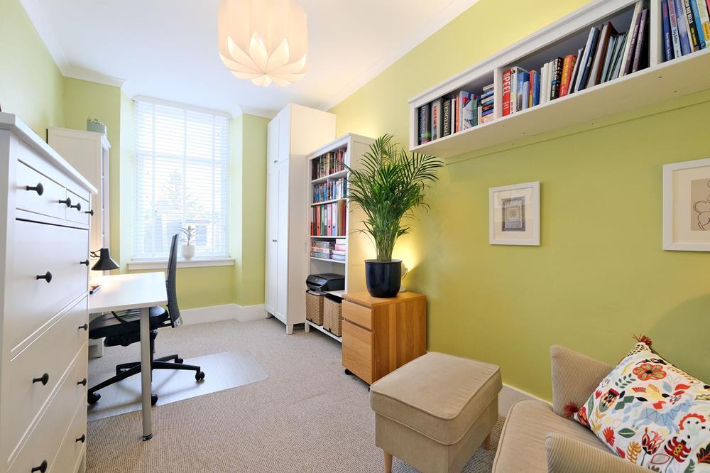 Bedroom 3/study