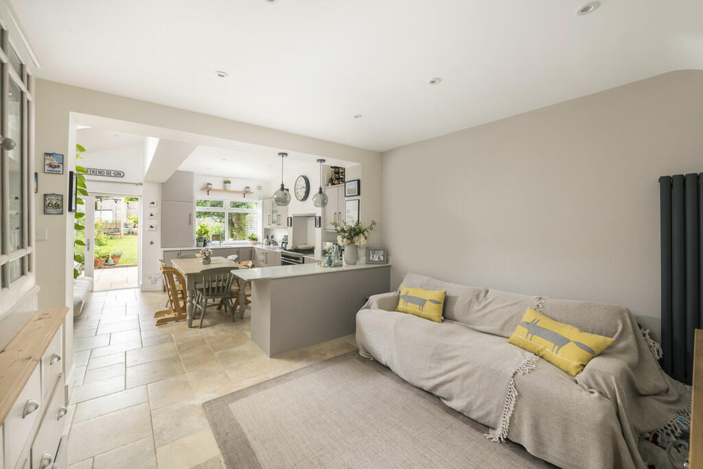 11_Oakhill_Road_i...