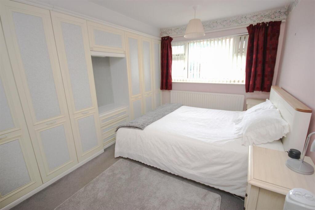 Bed 1.JPG