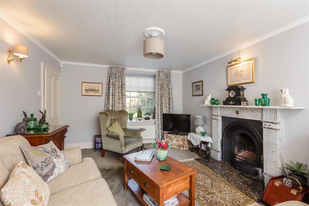 Rockery Cottage Sitting Room-2.jpg