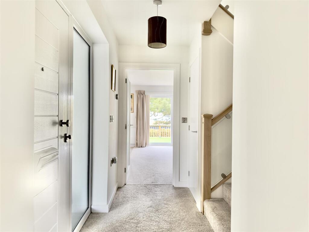 Entrance hallway.jpeg